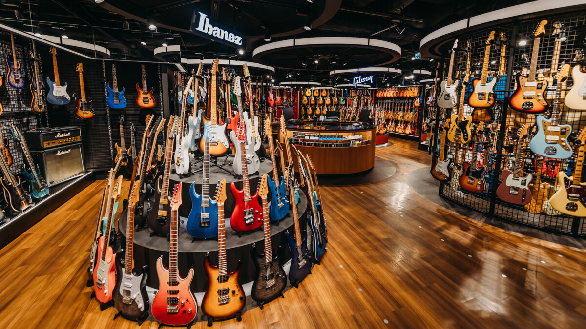 グランディ＆ジャングル（ギター専門店）